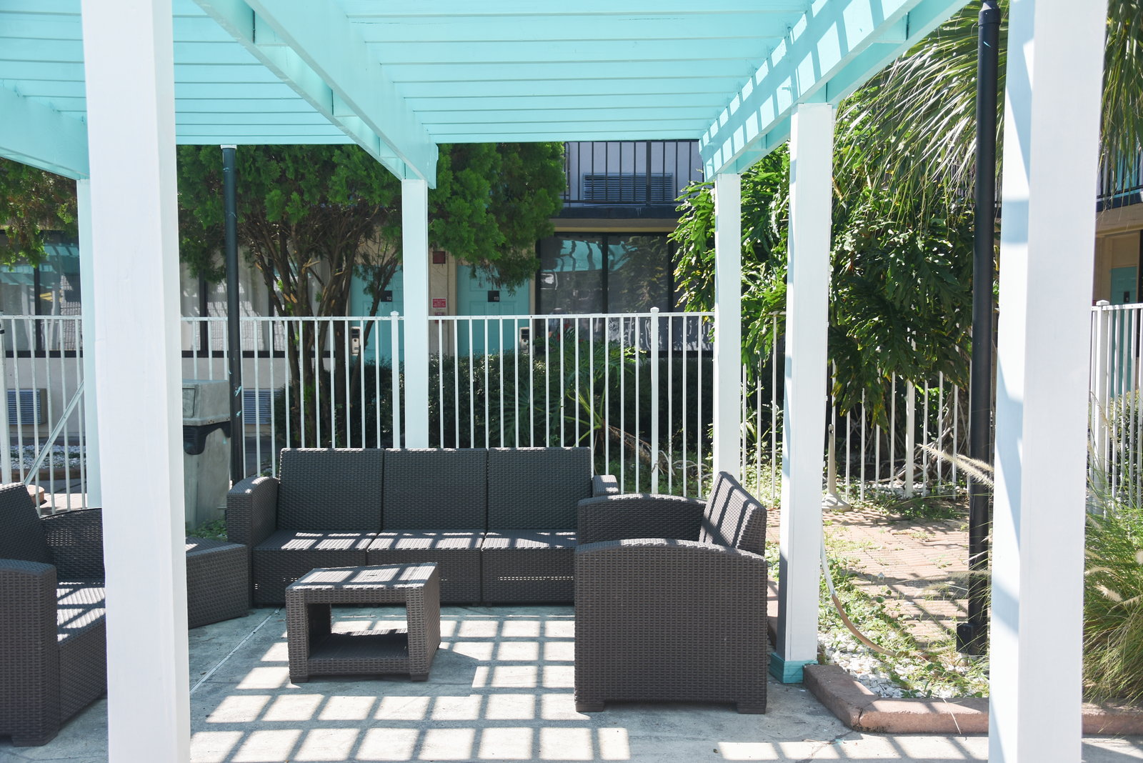 Lounge seating under the pergola